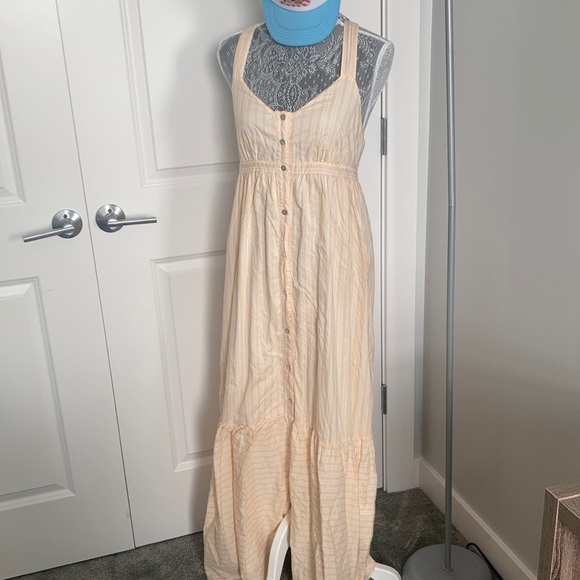 Forever 21 Dresses & Skirts - Forever 21 Striped Maxi Dress Peach White